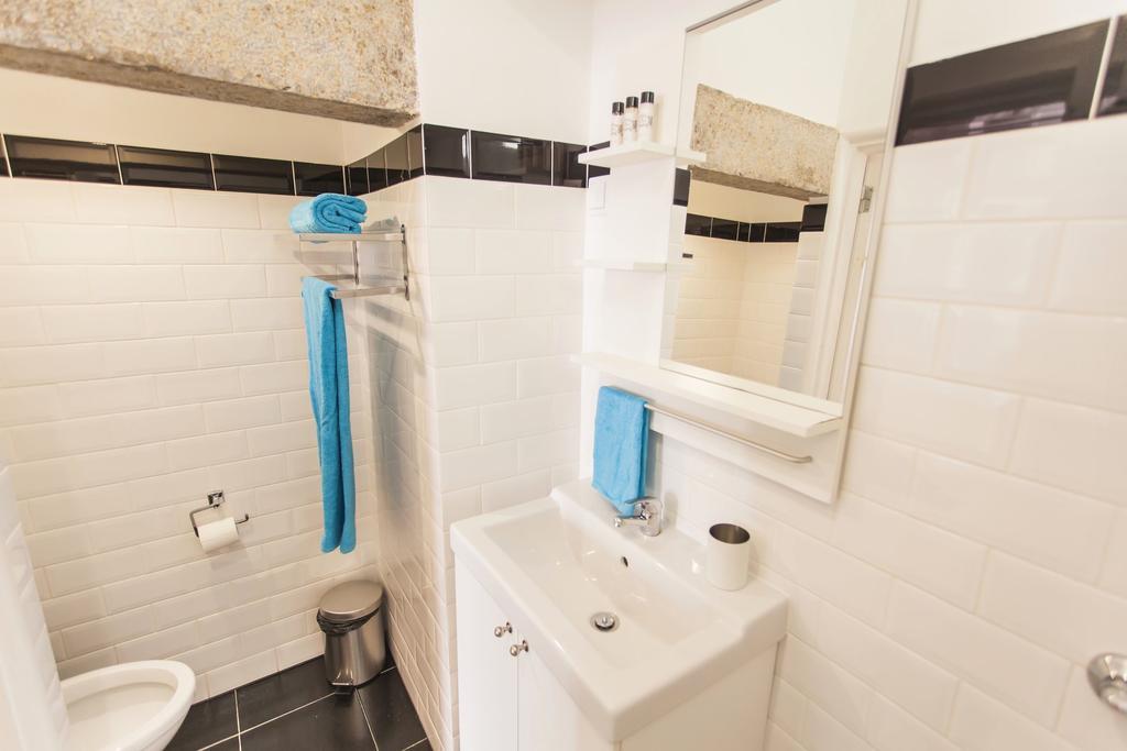 Lovelystay - Cosy Bairro Alto Duplex Lisbona Esterno foto