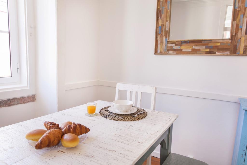 Lovelystay - Cosy Bairro Alto Duplex Lisbona Esterno foto