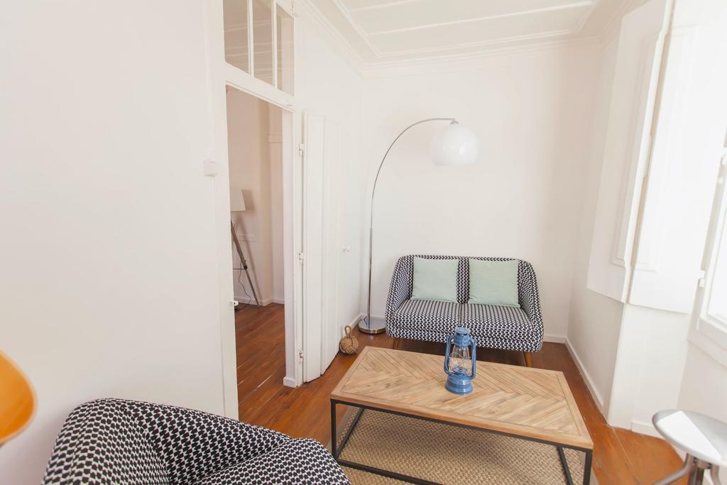 Lovelystay - Cosy Bairro Alto Duplex Lisbona Esterno foto