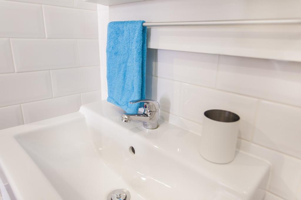 Lovelystay - Cosy Bairro Alto Duplex Lisbona Esterno foto