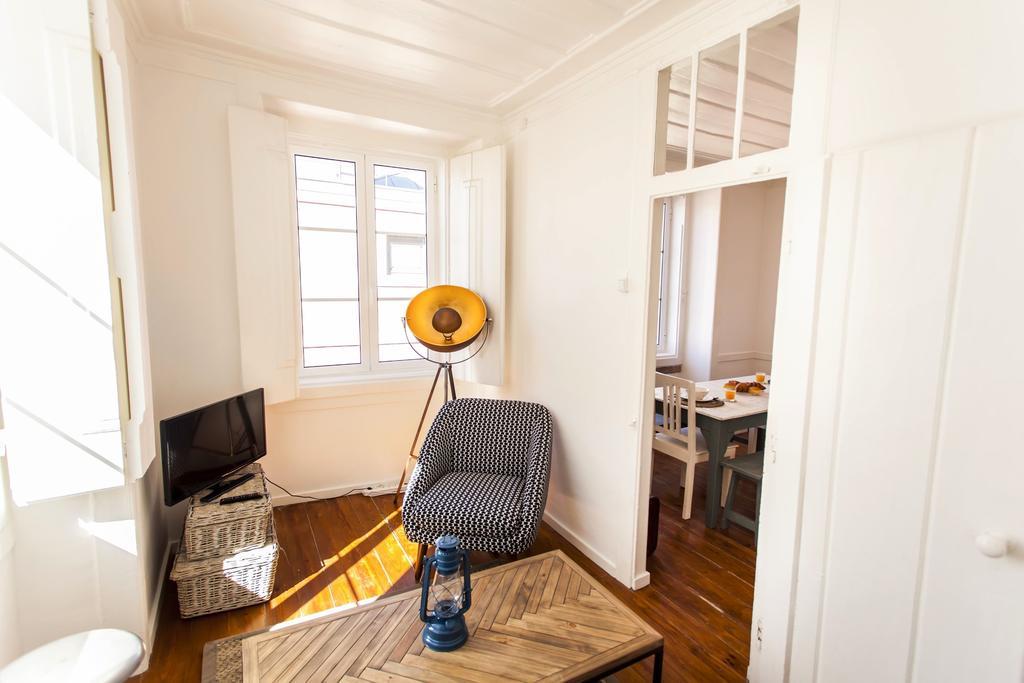 Lovelystay - Cosy Bairro Alto Duplex Lisbona Esterno foto