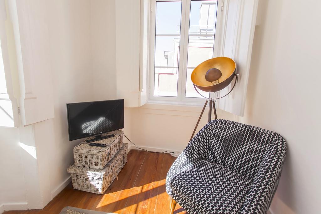 Lovelystay - Cosy Bairro Alto Duplex Lisbona Esterno foto